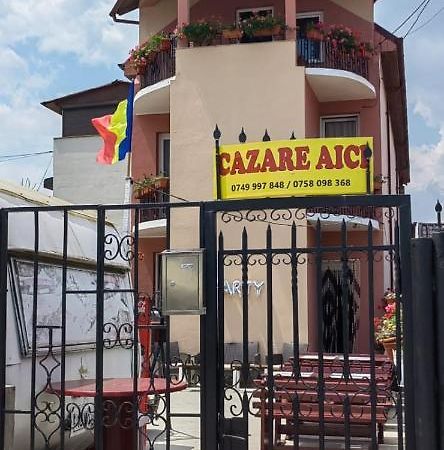 Casa Alexandru Hotell Două Mai Exteriör bild